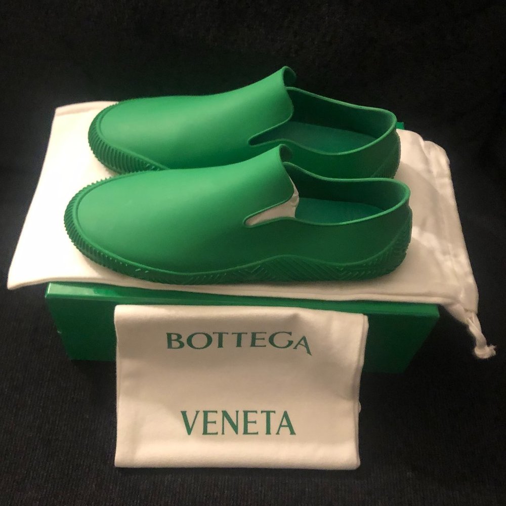 WOMEN 100% AUTHENTIC BEAUTIFUL BOTTEGA VENETA COMFTY RUBBER LOAFERS